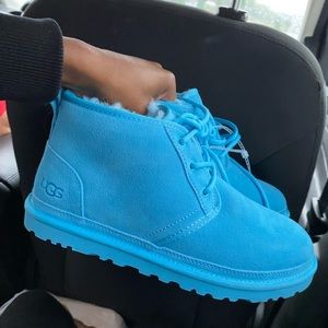 Women’s size 9 Neumel blue uggs NWT
